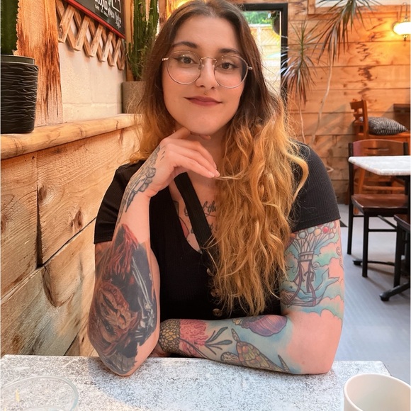 Meet your Posher, Sabrina - Picture 1 of 1